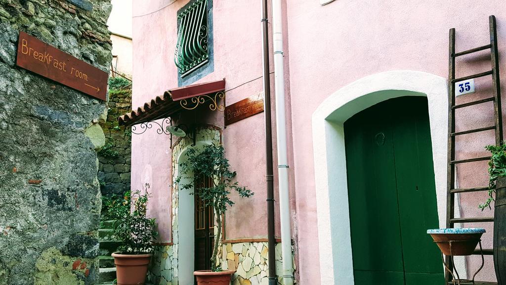 Albergo Diffuso Borgo Santa Caterina "Quartire Hebraic" Castiglione De Sicilia Bagian luar foto