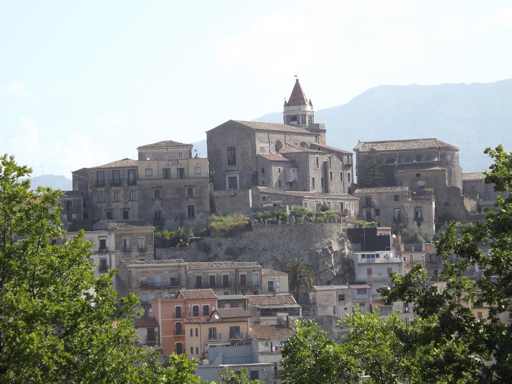 Albergo Diffuso Borgo Santa Caterina "Quartire Hebraic" Castiglione De Sicilia Bagian luar foto